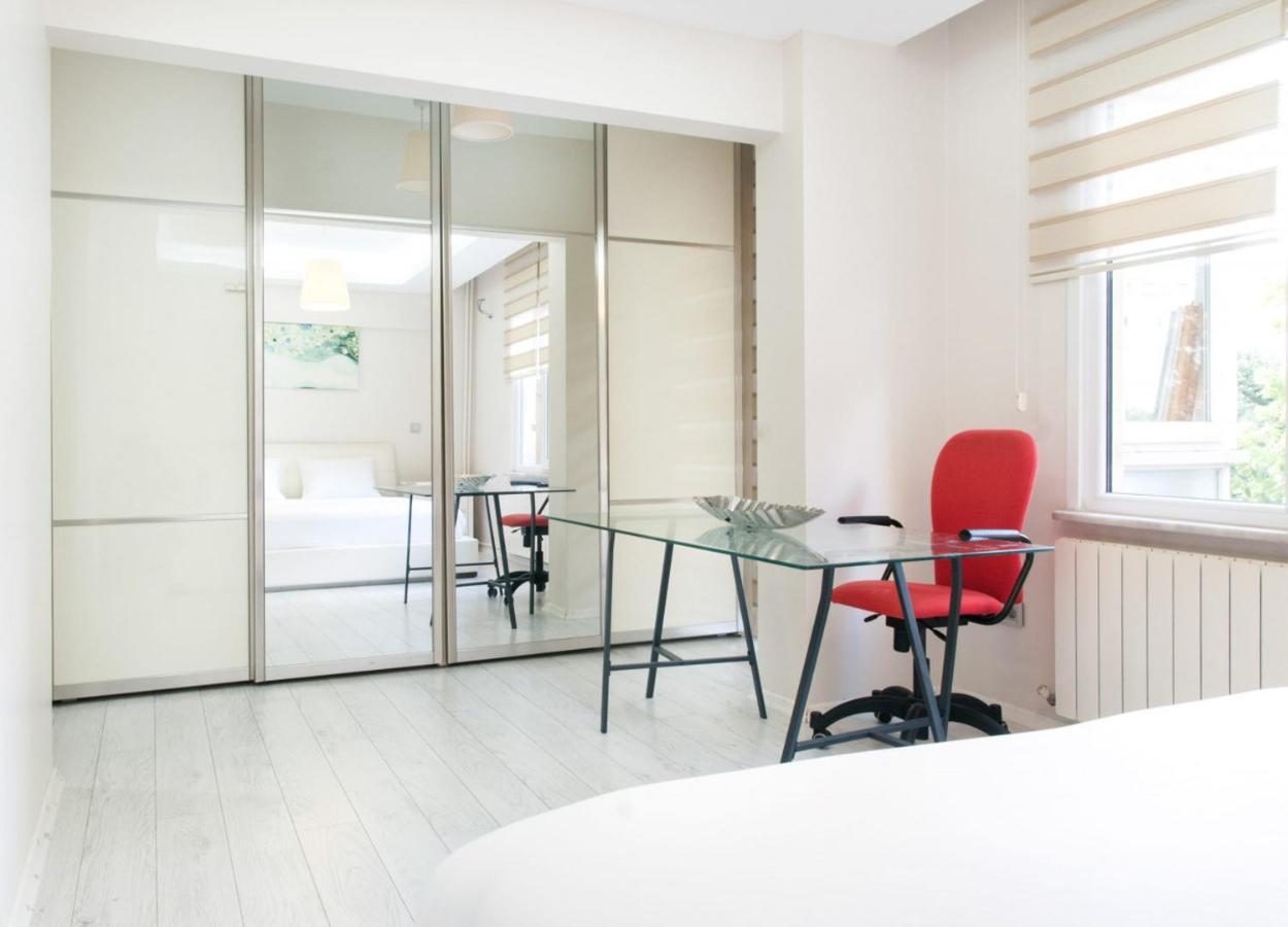 Central And Vibrant Flat With Balcony In Besiktas Istanbul Bagian luar foto